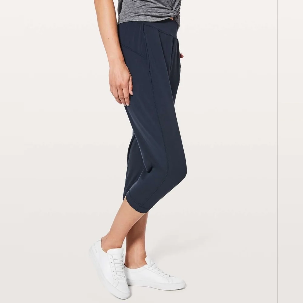 Lululemon Rejuvenate Crop *18